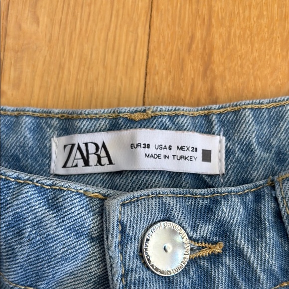 Zara denim shorts - Picture 2 of 3